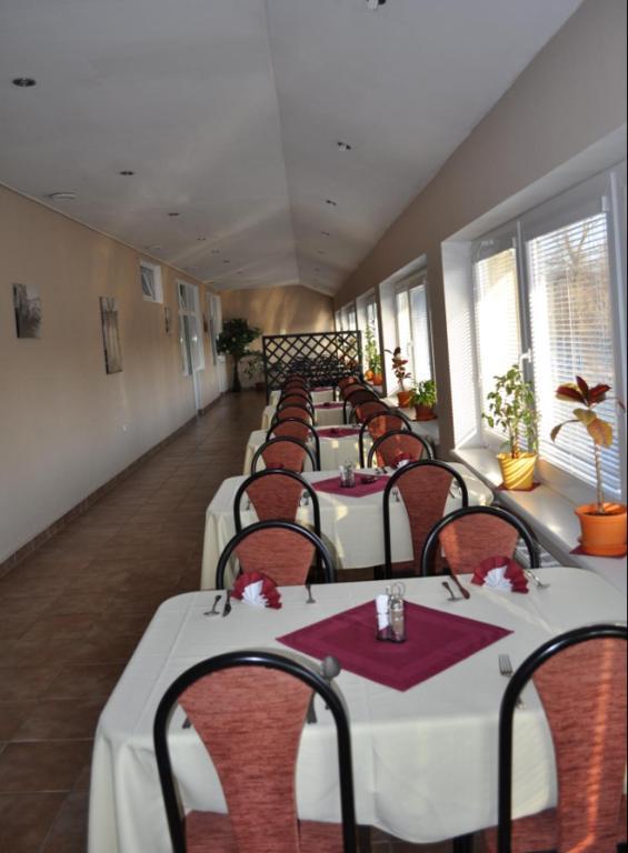 Sport Hotel Ostrov Trenčín Εξωτερικό φωτογραφία